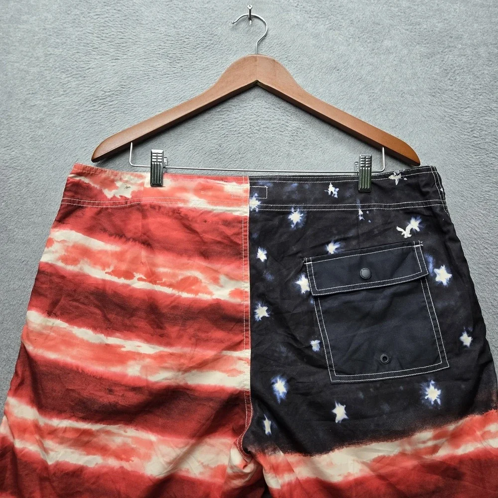 American Eagle Outfitters Men Swimwear L/G Red Board Shorts Graphic Patriotic